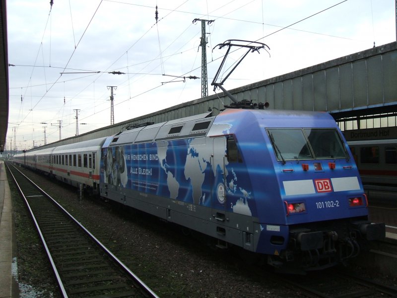 BR 101 102-2 (Gegen Hass und Gewalt III)im Schub des