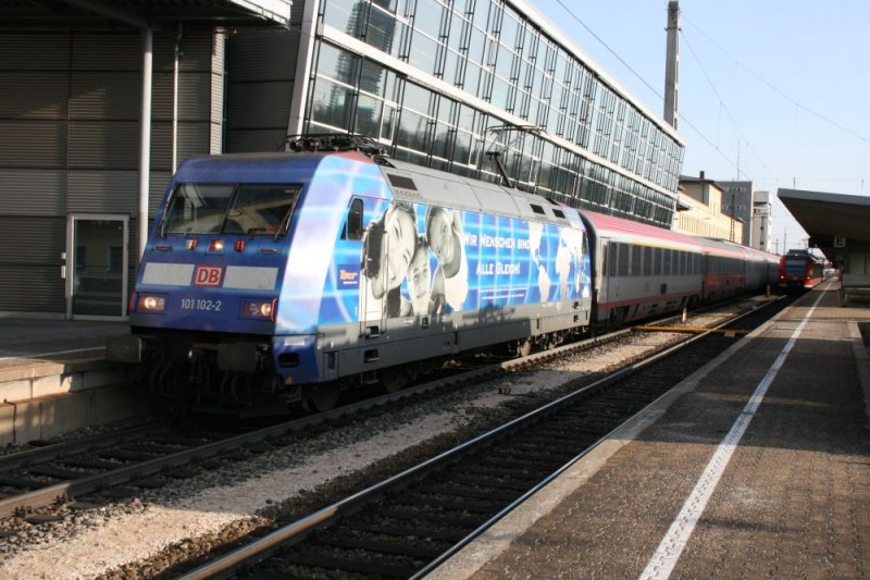101 102 Bahn-Azubis steht am 23.02.3008 mit EC 114 nach