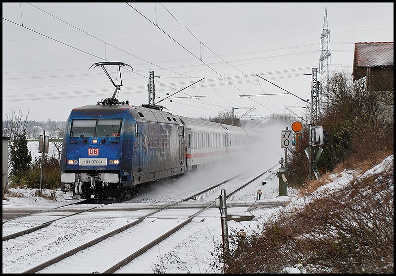 Die 101 070 Adler Mannheim auf dem Weg nach Karlsruhe