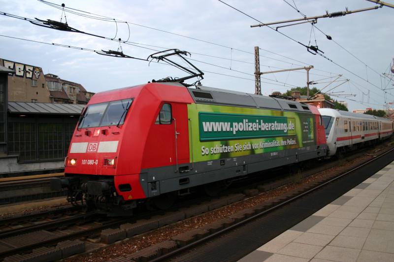 120118-5 advertising with the police in Berlin Friedrichstrasse on 03.09.2005