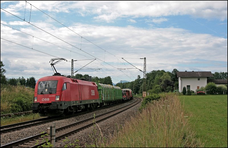 Three minutes after the 182 followed in 1016 030 with