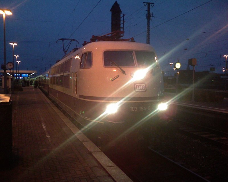 103 184-8 mit TEE 91300 Rheingold am 29.12.2007 in Dortmund