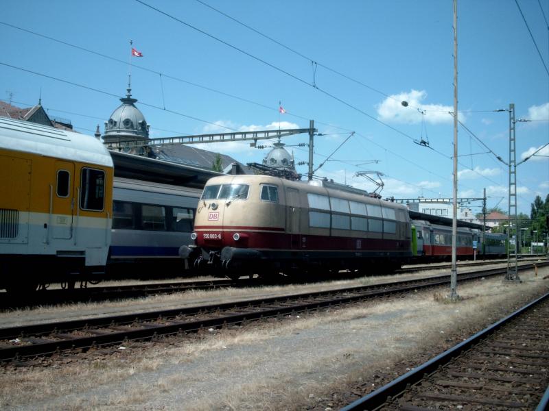 750 003 mit Messzug beim Umsetzen in Konstanz 
