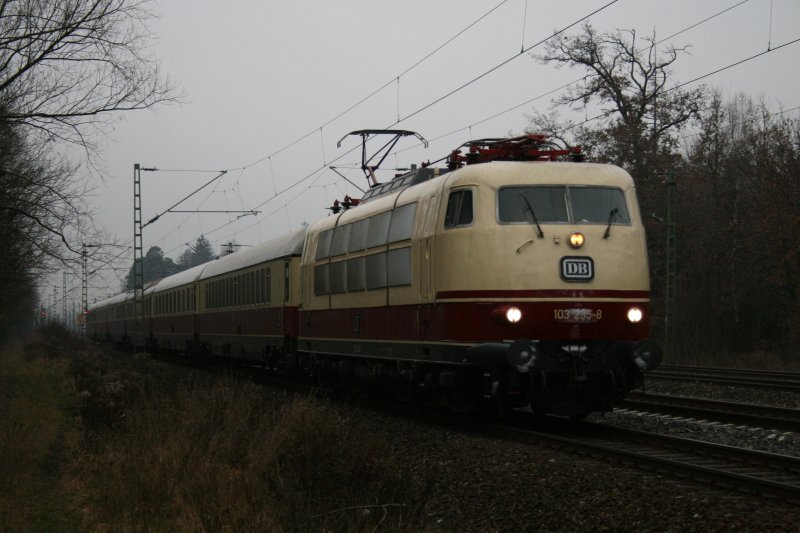 103 235 mit TEE 91309 am 10.12.2008 in Haar (bei