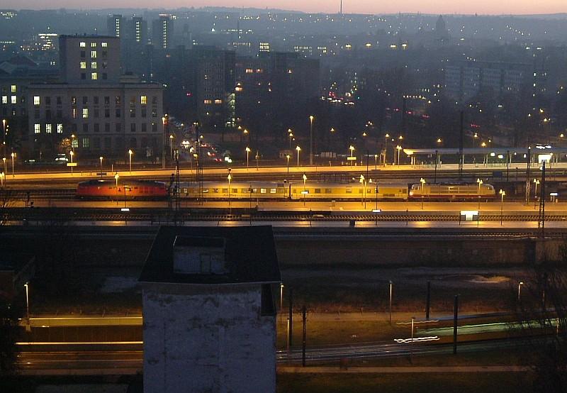  Dresden-Tower am 15.12.04: Eine leider unerkannt gebliebene 232 xxx-x brachte