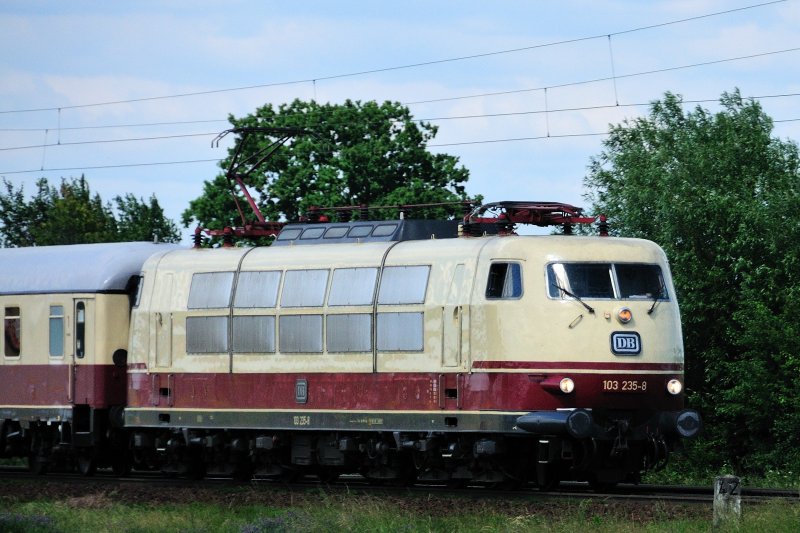 Zugpferd von TEE 91301 Rheingold war auf seiner Pfingstsonderfahrt 103
