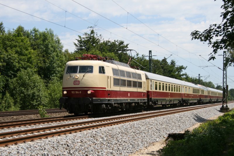 103 184 mit TEE 91301 am 14.06.2009 in Haar. 