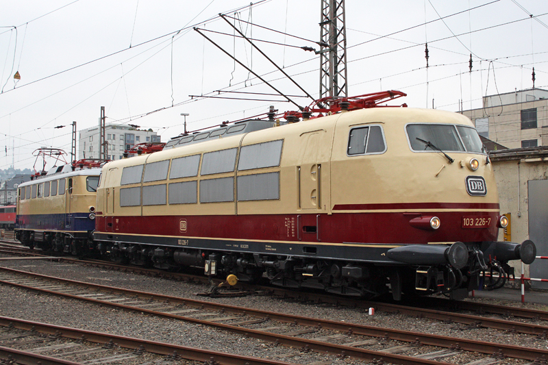 Die 103 226-7 beim Lokschuppenfest in Siegen, am 08,08,09 