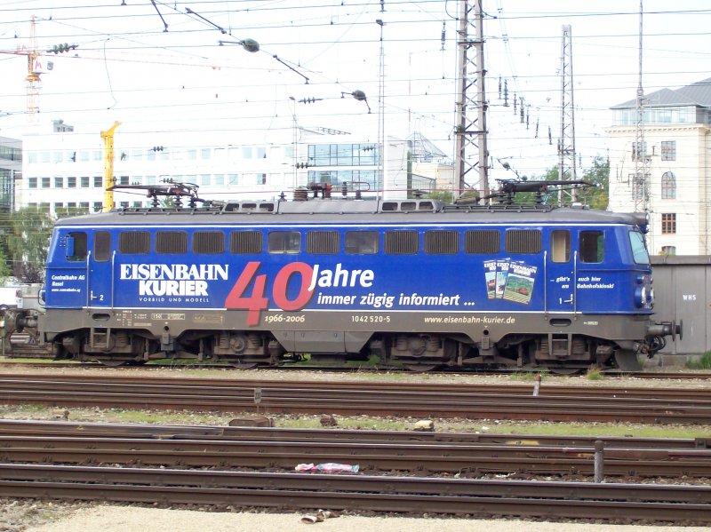 BR 1042 520-5 der Centralbahn AG Basel mit Werbung f�r