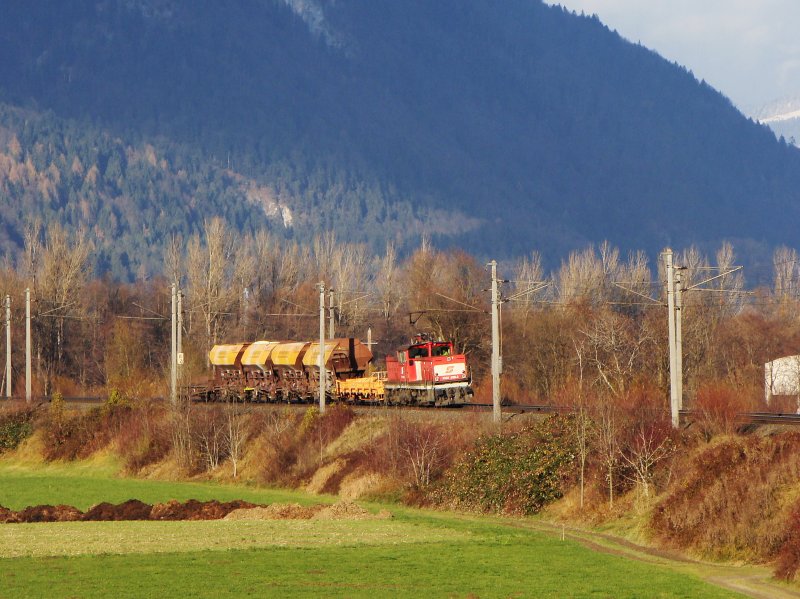 1063 038-2 verkehrete von Kufstein nach W�rgl am 18.11.2008 