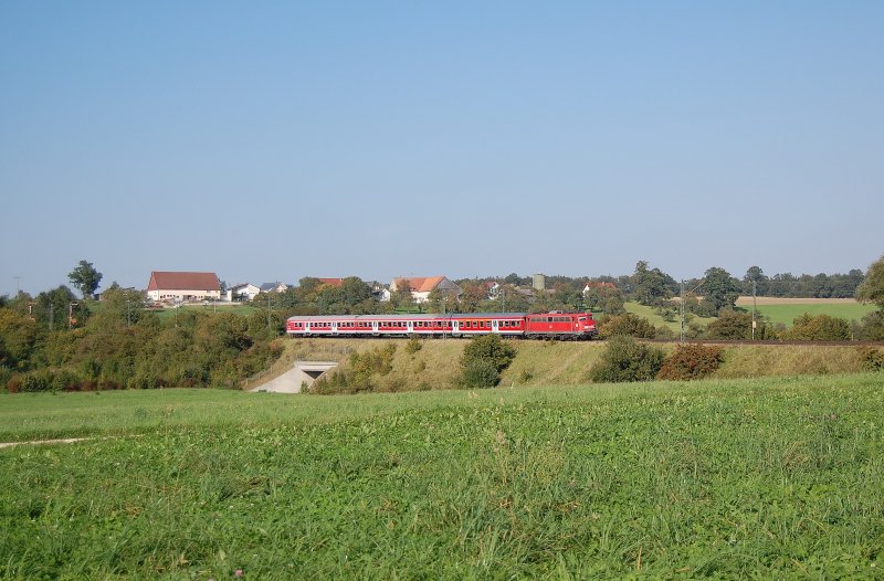 110 503-0 zieht am 16.09.07 eine RegionalBahn von Donauw�rth nach