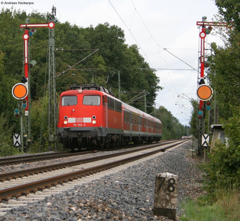 110 503-0 als RB 37152 nach Aalen an der Doppelformsignaleinfahrt