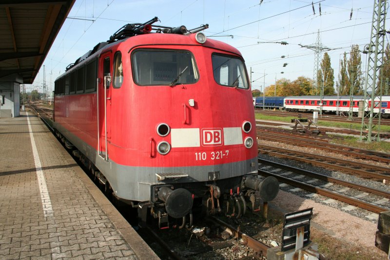 DB 110 321-7 am 12.10.2008 in Basel Bad 