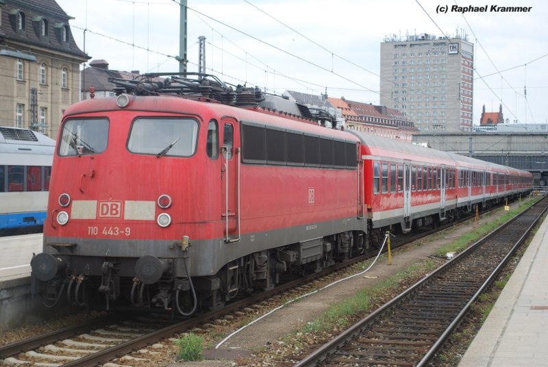 110 443 waiting at the train station Munich (Starnberg wing)