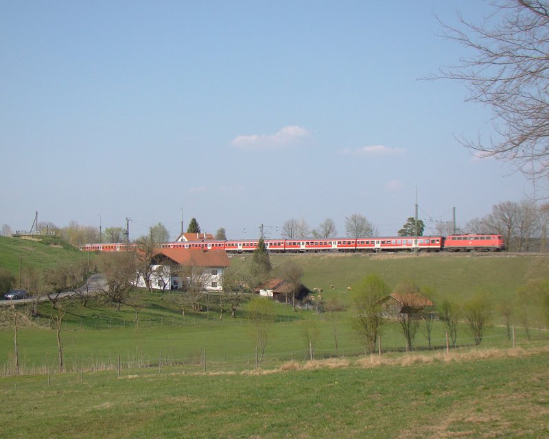 Nach der Durchfahrt des Bahnhofs A�ling machte sich, die f�r