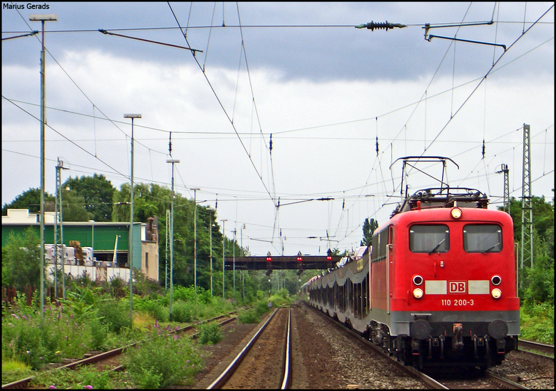 110 200 mit einem Autozug nach S`Hertogenbosch bei der Durchfahrt