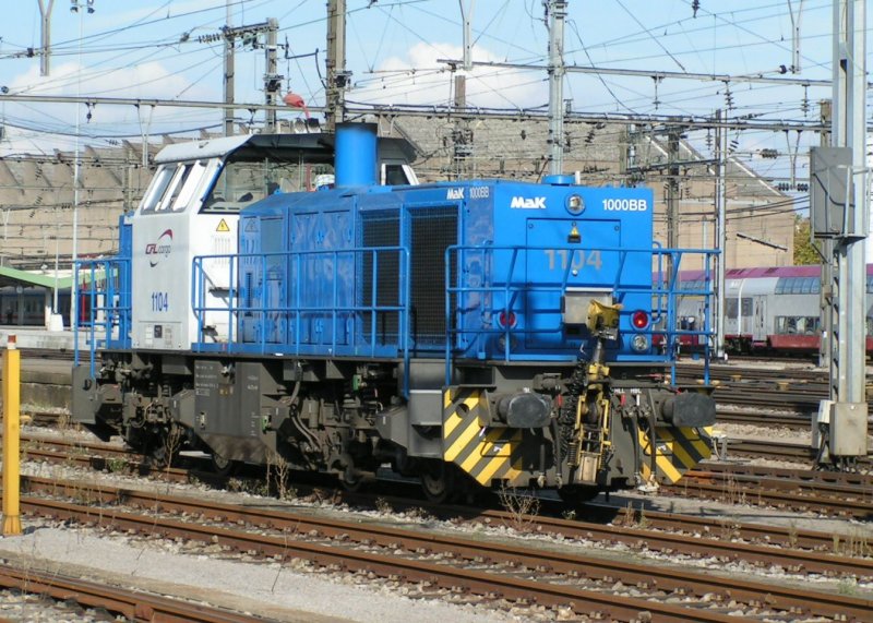 Rangier Lok 1104 auf einem Nebengleis im Bahnhof von Luxemburg.