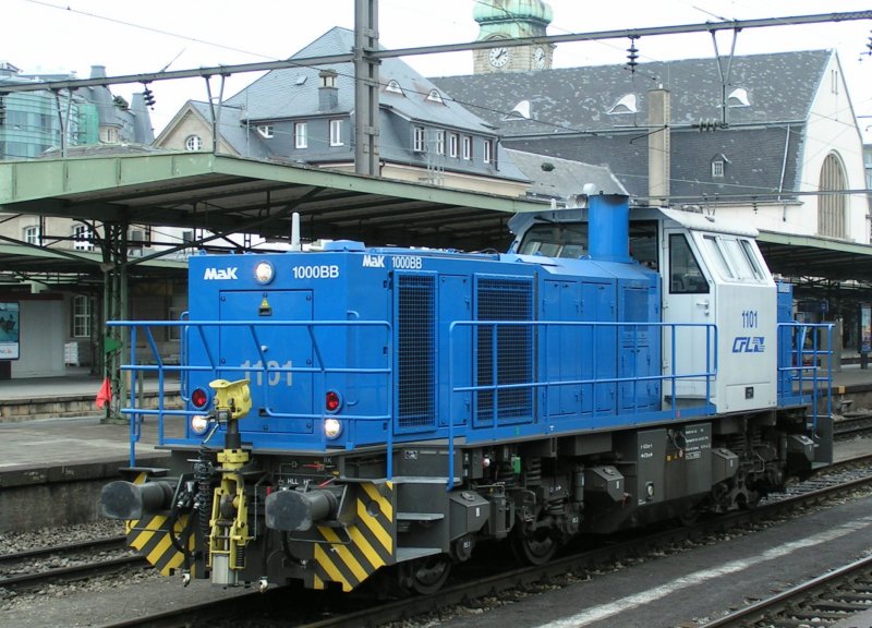 Photo from 2004: 1101 is shunting off on the now