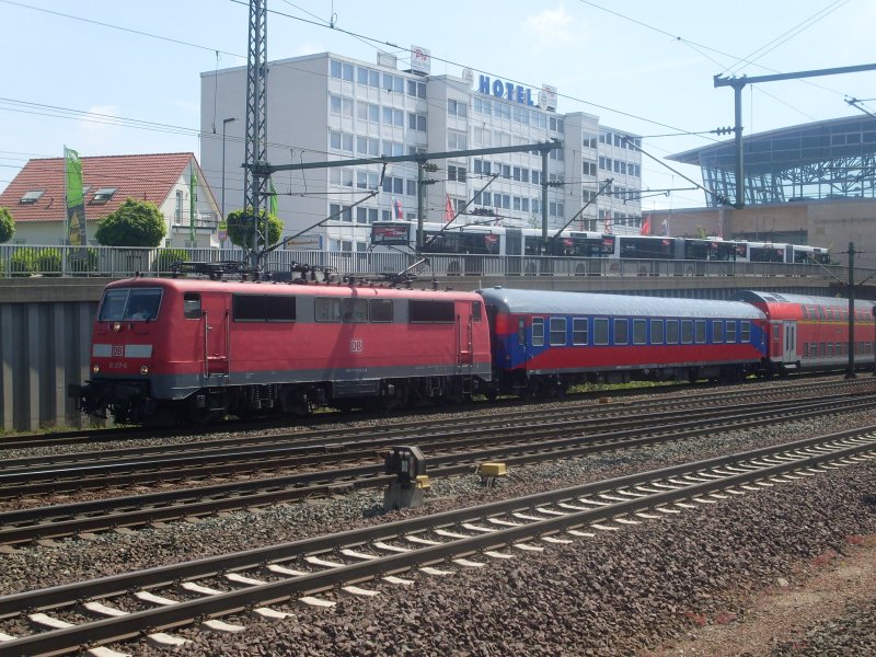 111 217 kam mit dem RE-D 27014 aus N�rnberg in