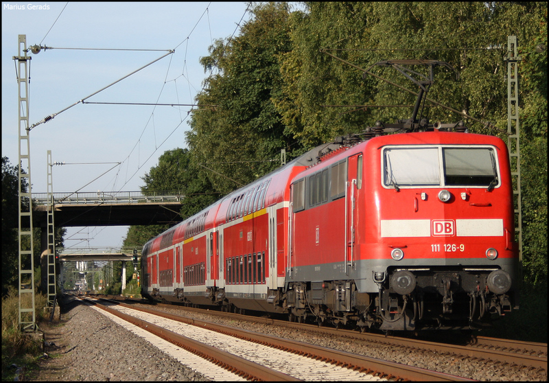 111 126 mit dem RE10433 nach Dortmund Hbf am Esig