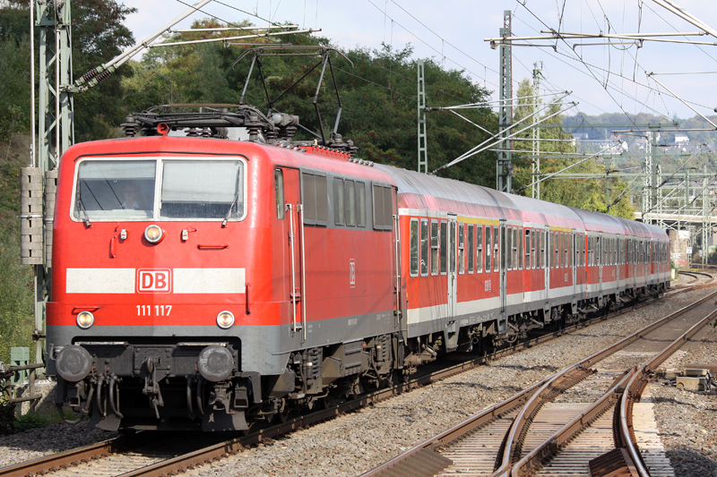 Die 111 117 in Wuppertal Vohwinkel am 25,09,09 