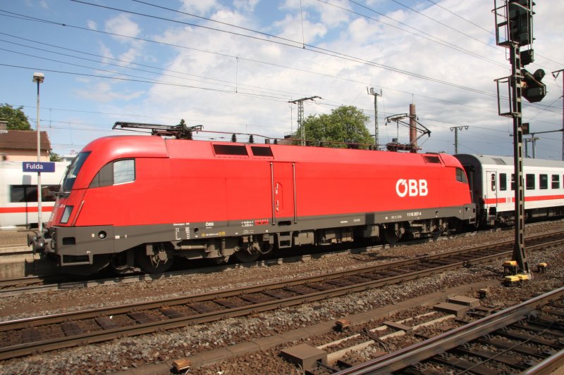 1116 267-4 mit ihren IC K�nigssee im Bahnhof Fulda am