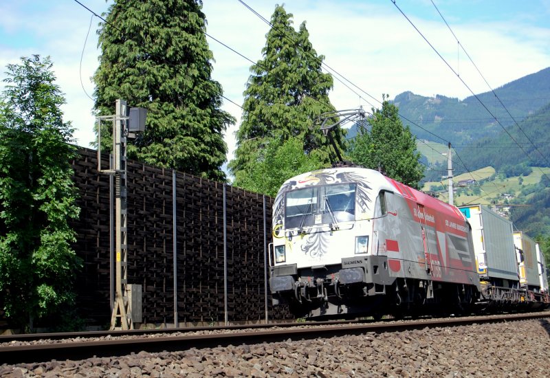 Der Bundesheer-Taurus 1116 246-8 mit einer RoLa von Regensburg zum