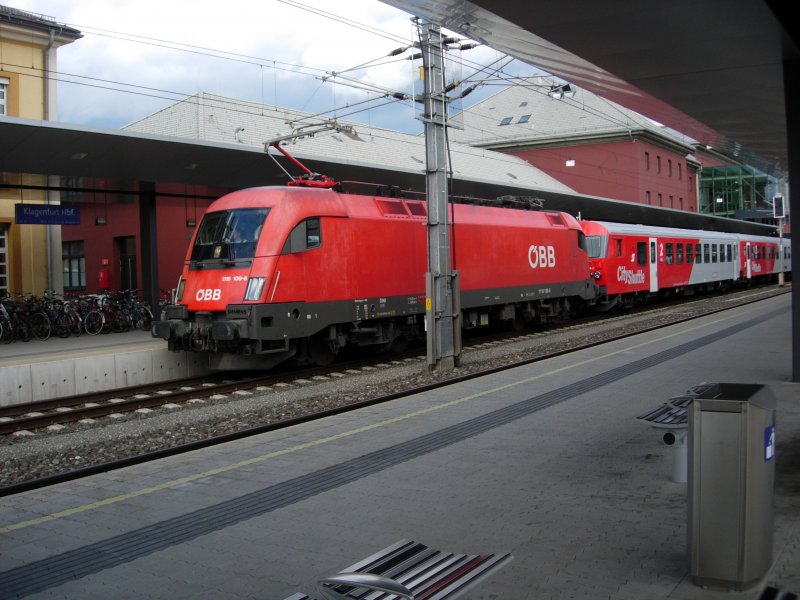 Eine schon etwas ausgewaschene 1116 mit einem City-Shuttle von Friesach