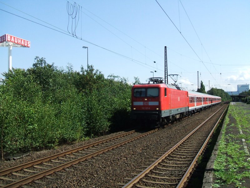 BR 112 127-4 mit unbekannten RE Wagen (Leerfahrt) f�hrt in
Wattenscheid