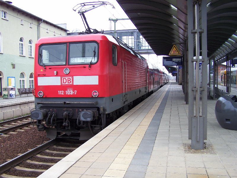 Bahnhof F�rstenwalde/Spree Gleis2 Richtung Brandenburg RE1
Aufgenommen am 7 April 08