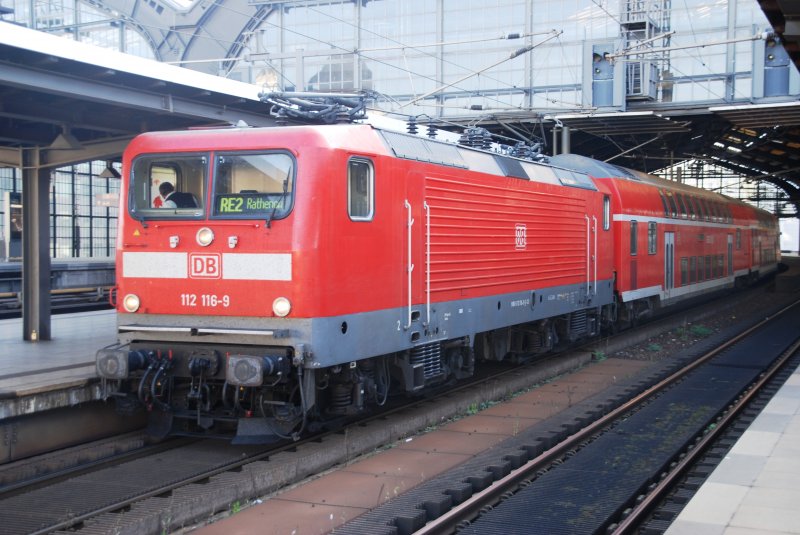 Berlin, 25.09.2009, 112 116-9 als RE2 nach Rathenow im Bahnhof