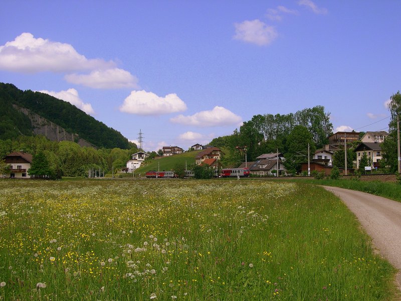 Salzkammergut 2009 - Am 18.05.2009 zieht die 1142 677-2 den