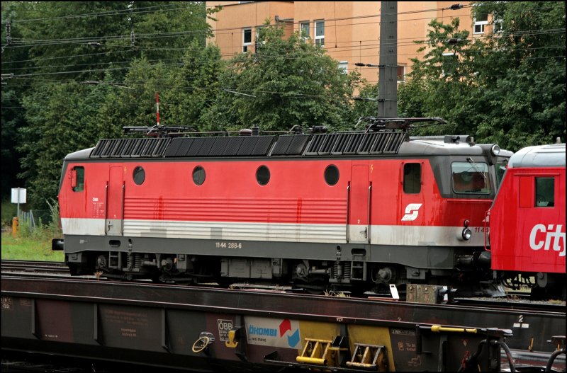 1144 288 is parked in Kufstein. (07.07.2008) (automatically translated, Powered
