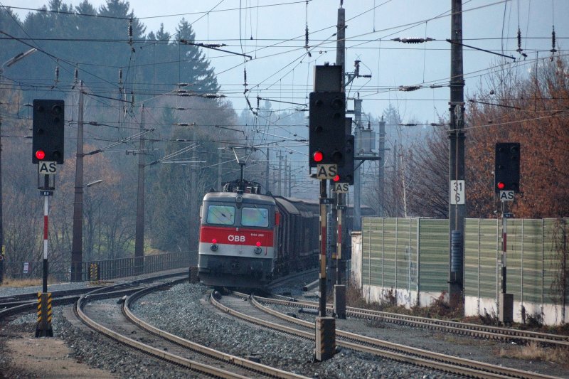 Red-light: 1144 259 in the post-THRUST shot in the exit