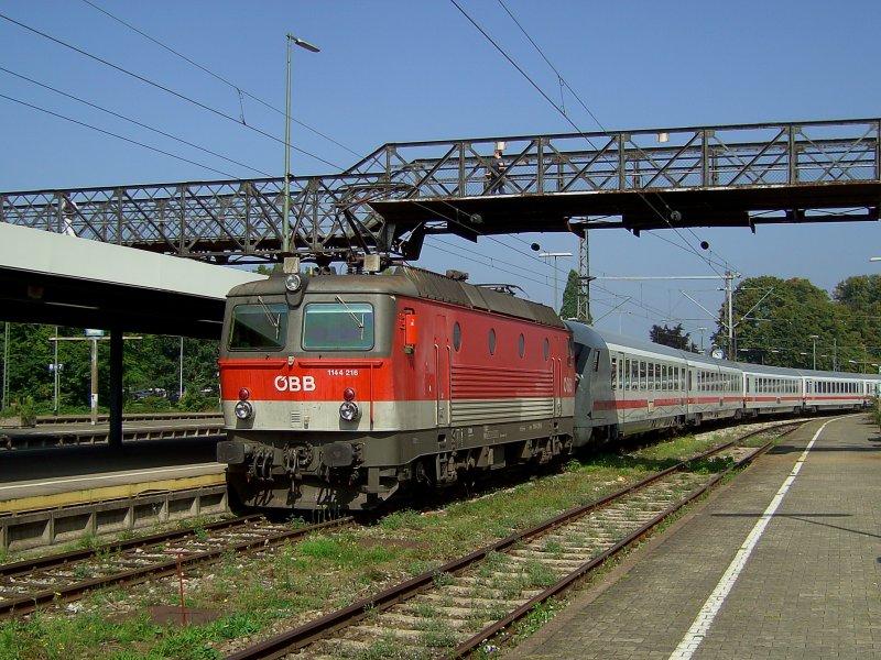 The 1144 216 on 30/08/2008 with an EC at the