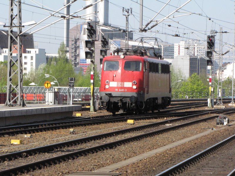 Recorded in April 2009 at a drive-through at Berlin's Ostbahnhof