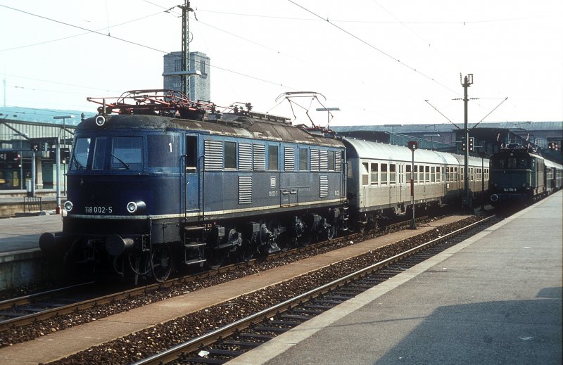 118 002 Stuttgart Hbf 29.07.80 (automatically translated, Powered by Google)