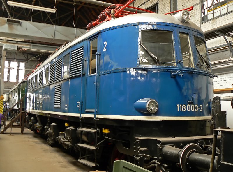 118 003-3, aufgenommen am 8.8.09 im DB Museum in Koblenz
