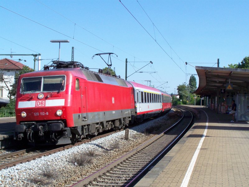 Die Br.120 122-8 zog den EC W�rthersee von Klagenfurt Hbf