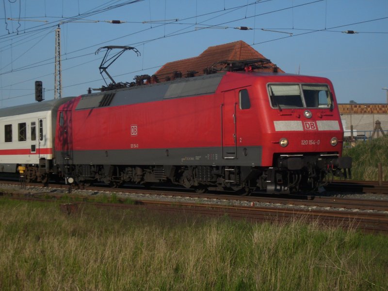 Lok 120 154 mit dem IC 1952 Binz-Berlin S�dkreuz am