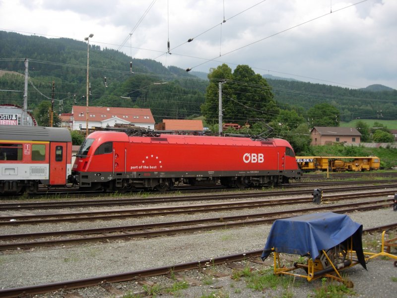 Taurus 1216 237 f�hrt mit EC 101 Joze Plecnik von