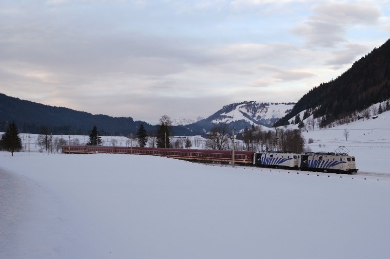 139 213 und 139 310 (Lokomotion) mit D 13765 vor