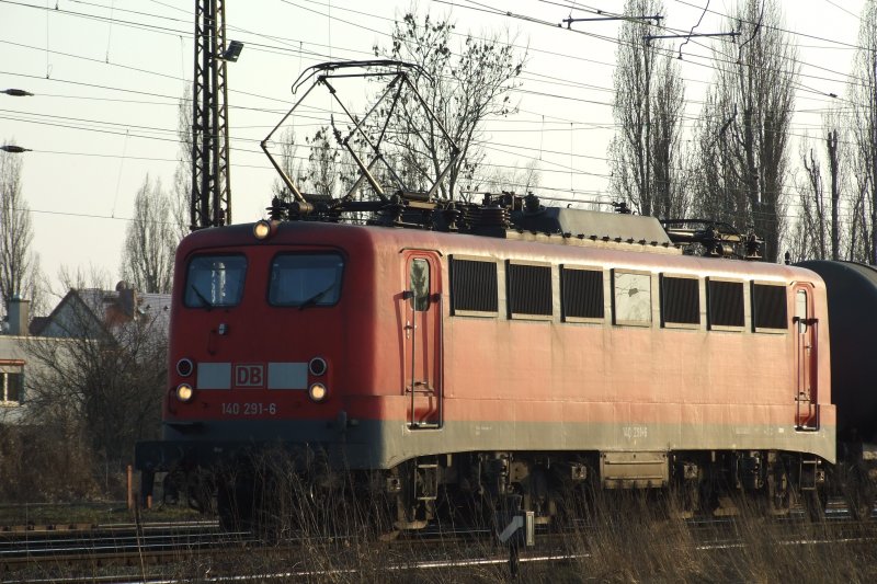 Die 140-291 macht sich hier auf den Weg Rtg. Bitterfeld