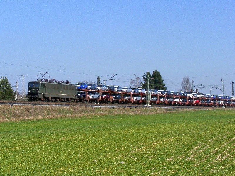 142 001-7 der MTEG bei Zeithain am 1.4.2009. Nat�rlich kam
