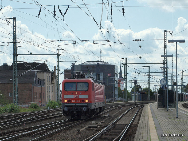 143966-0 rolled 30.07.09 as Tfzf by Neumünster towards Kiel. (automatically