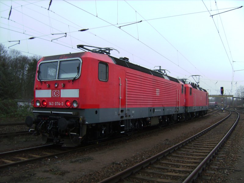 143 074 in tow of 143 160 in Dessau on