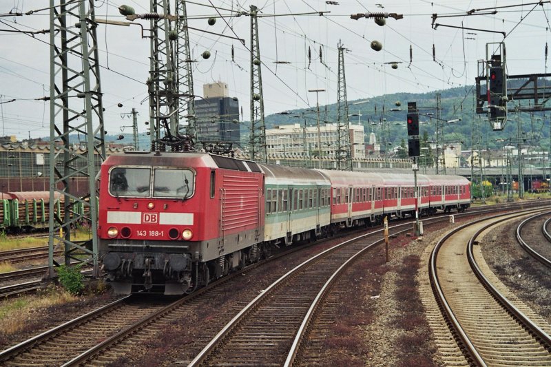 Hagen Hbf 01.07.2007 (143188-1 with the Ruhr-Sieg-train to Siegen) (automatically