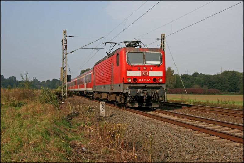 143 214 bringt bei Hohenlimburg die RB91 (RB 39169) RUHR-SIEG-BAHN ,