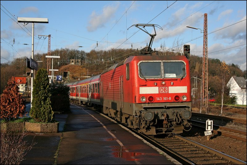 143 161 exits at the rear of a RB91 "Ruhr-Sieg-Bahn"