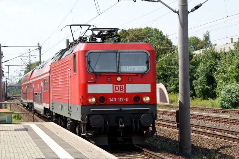 143 117-0 f�hrt mit S11 nach Wurzen in Borsdorf ein